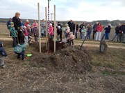 100.výročí vzniku Československé republiky - výsadba stromů Alej republiky na Vlkavě